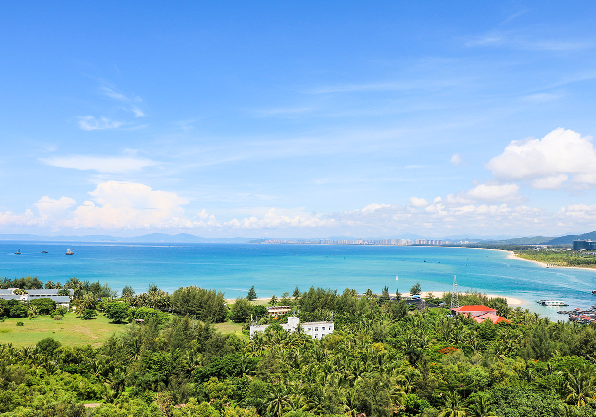 海南，自然、经济与文化发展的综合探讨